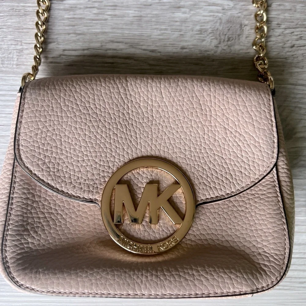 MICHAEL KORS fulton leather small crossbody bag EUC